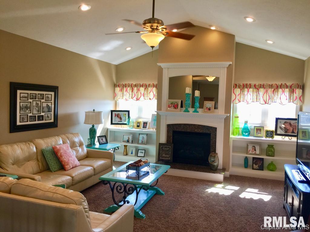 37 Vista Ridge Petersburg, IL 62675 - Photo 8 of 36 Gallery Image 8