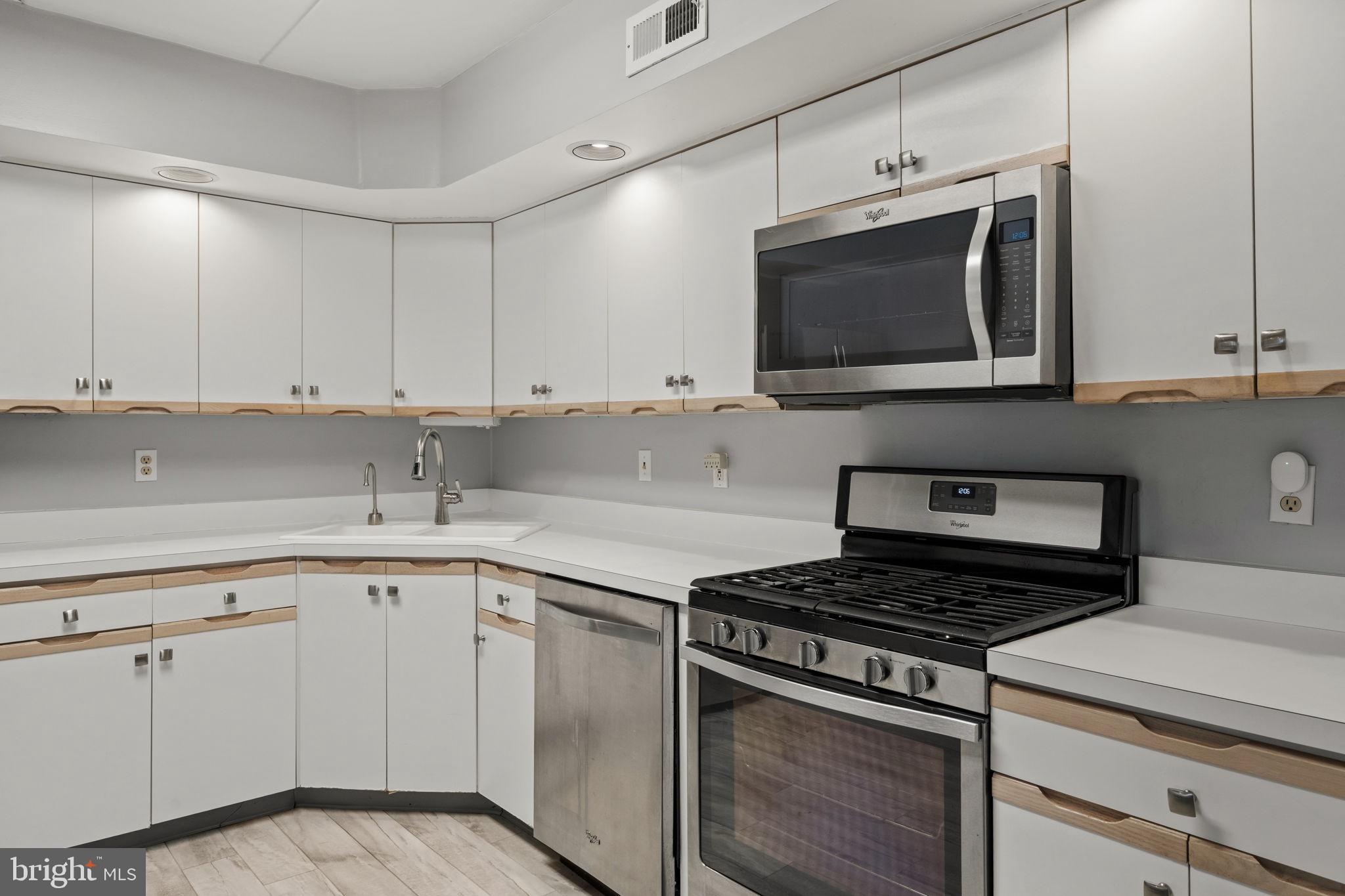 2015 Welsh Road, Unit D57 Philadelphia, PA 19115 - Photo 7 of 24