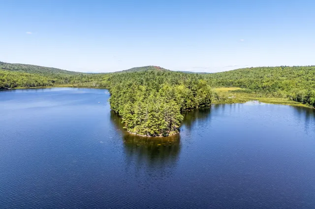 $245,000 | 104-10 St Canaan Me 04924, Skowhegan, ME 04976