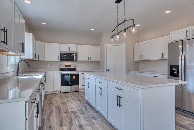 $364,900 | 316 Sunset Drive, Mount Vernon, IN 47620