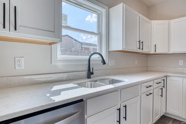 $364,900 | 316 Sunset Drive, Mount Vernon, IN 47620