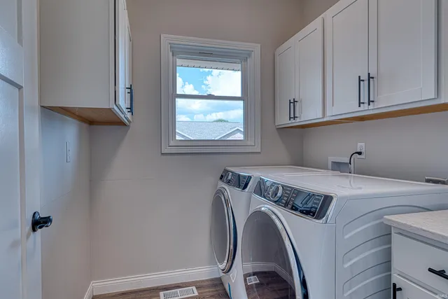 $364,900 | 316 Sunset Drive, Mount Vernon, IN 47620