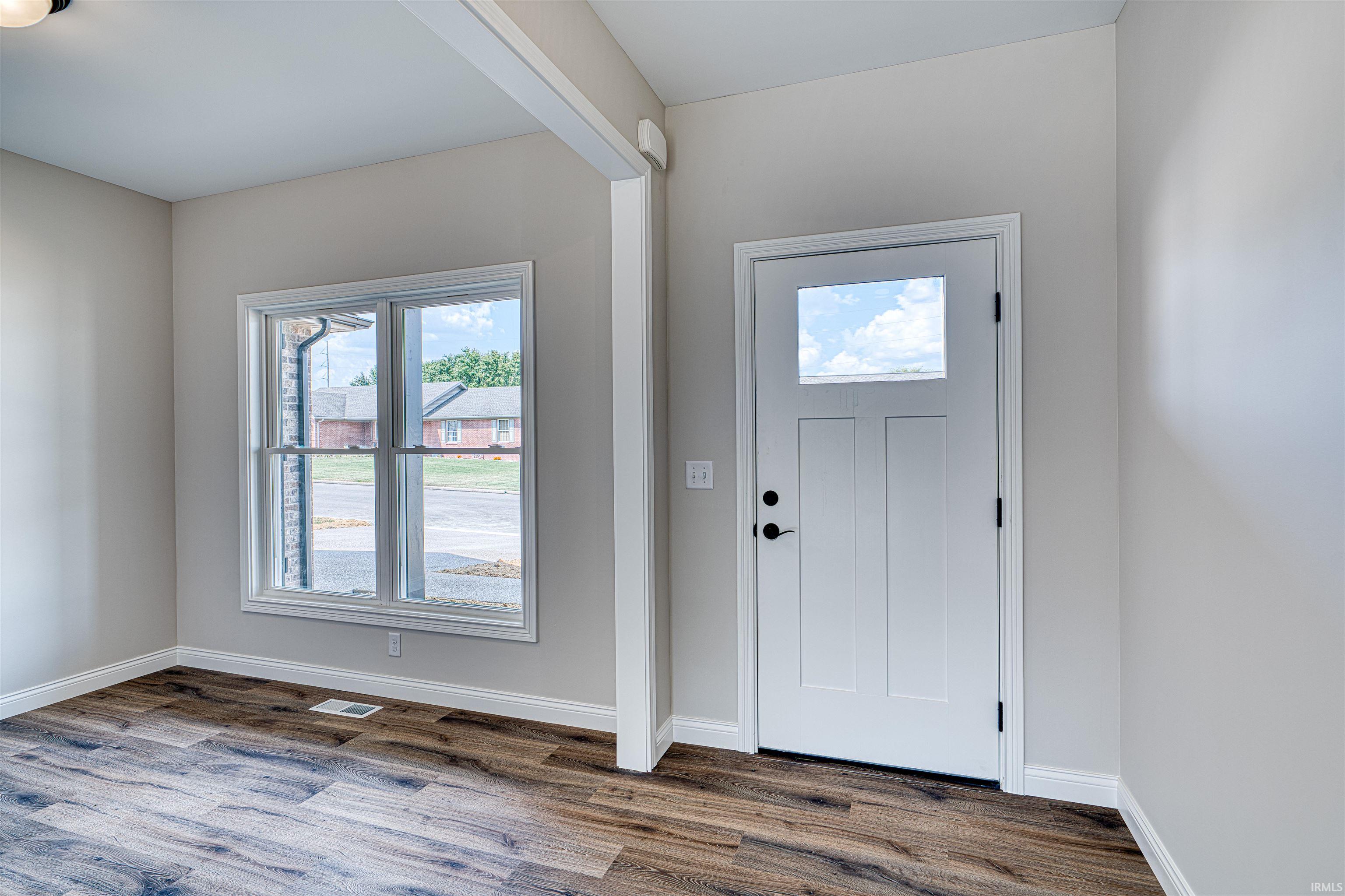 316 Sunset Drive Mount Vernon, IN 47620 - Photo 5 of 36