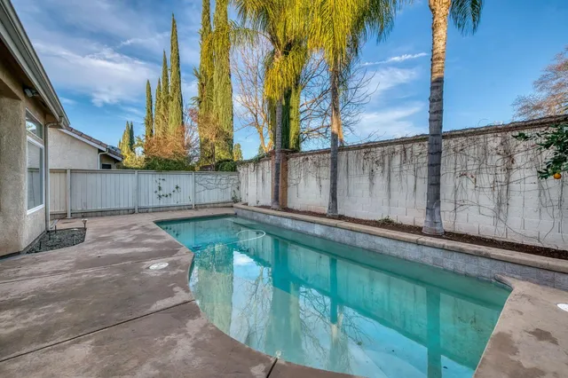 $489,999 | 5124 North Via Trevi, Fresno, CA 93711