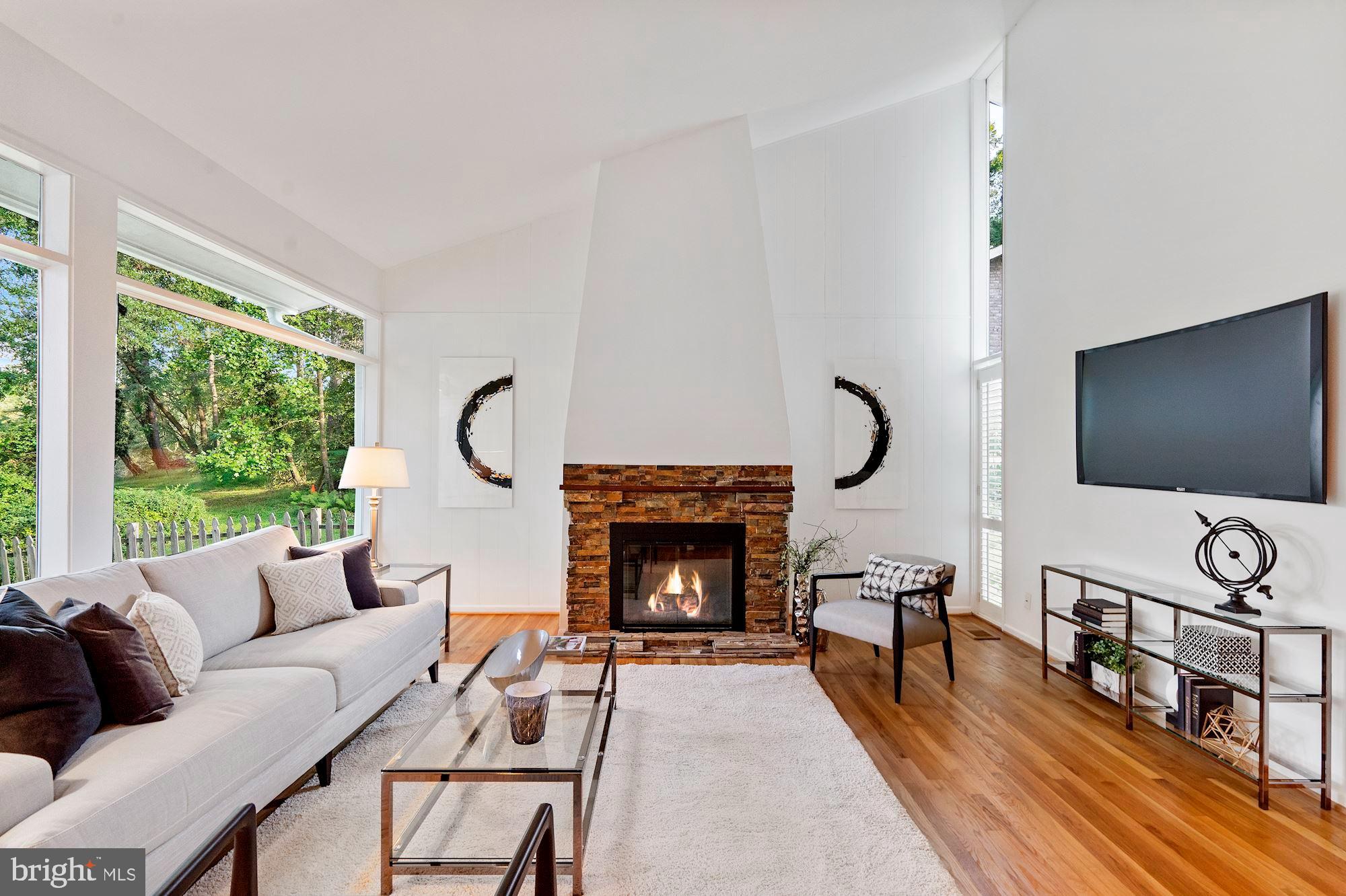 6917 Persimmon Tree Road Bethesda, MD 20817 - Photo 11 of 41 Cathedral Ceilings