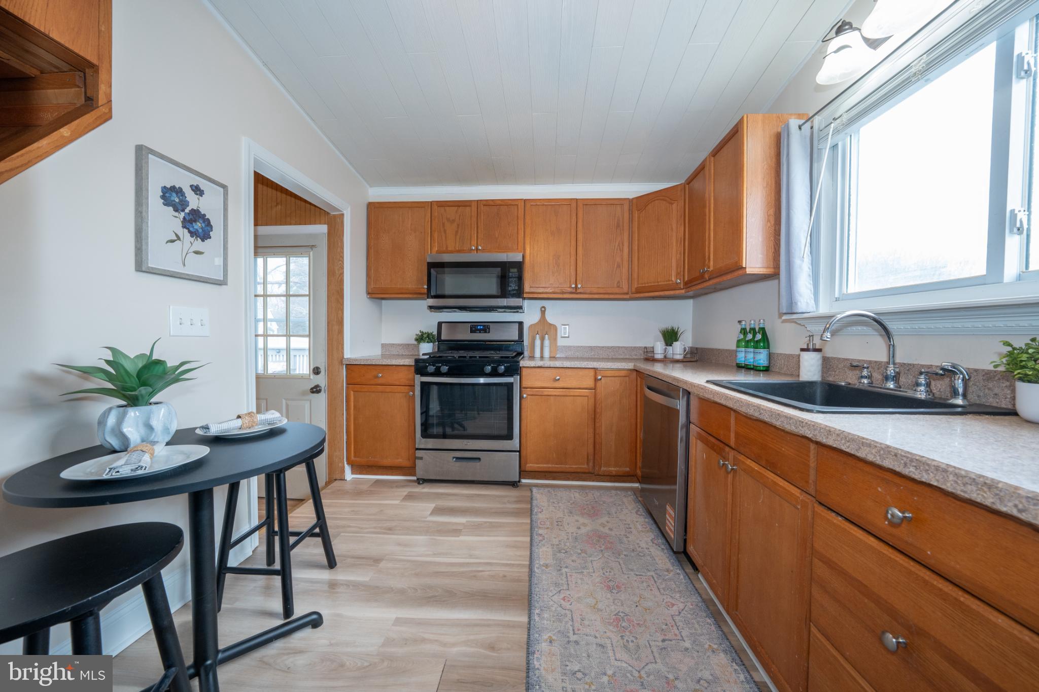 3999 Riviera Drive Upper Chichester, PA 19061 - Photo 9 of 32 Bright kitchen ready for you to make it your own!