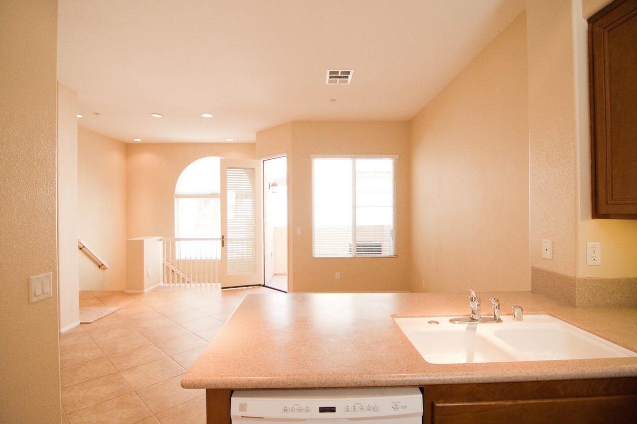 430 Almond Road San Marcos, CA 92078 - Photo 5 of 21 Gallery Image 5