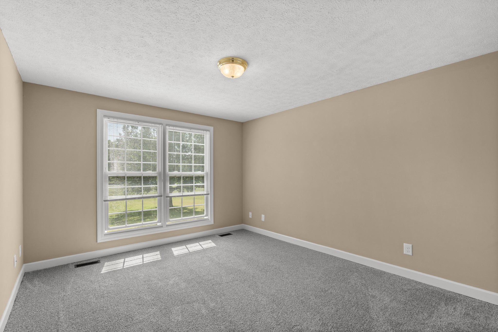 1010 State Highway 48 Dickson, TN 37055 - Photo 32 of 59 a view of an empty room with a window