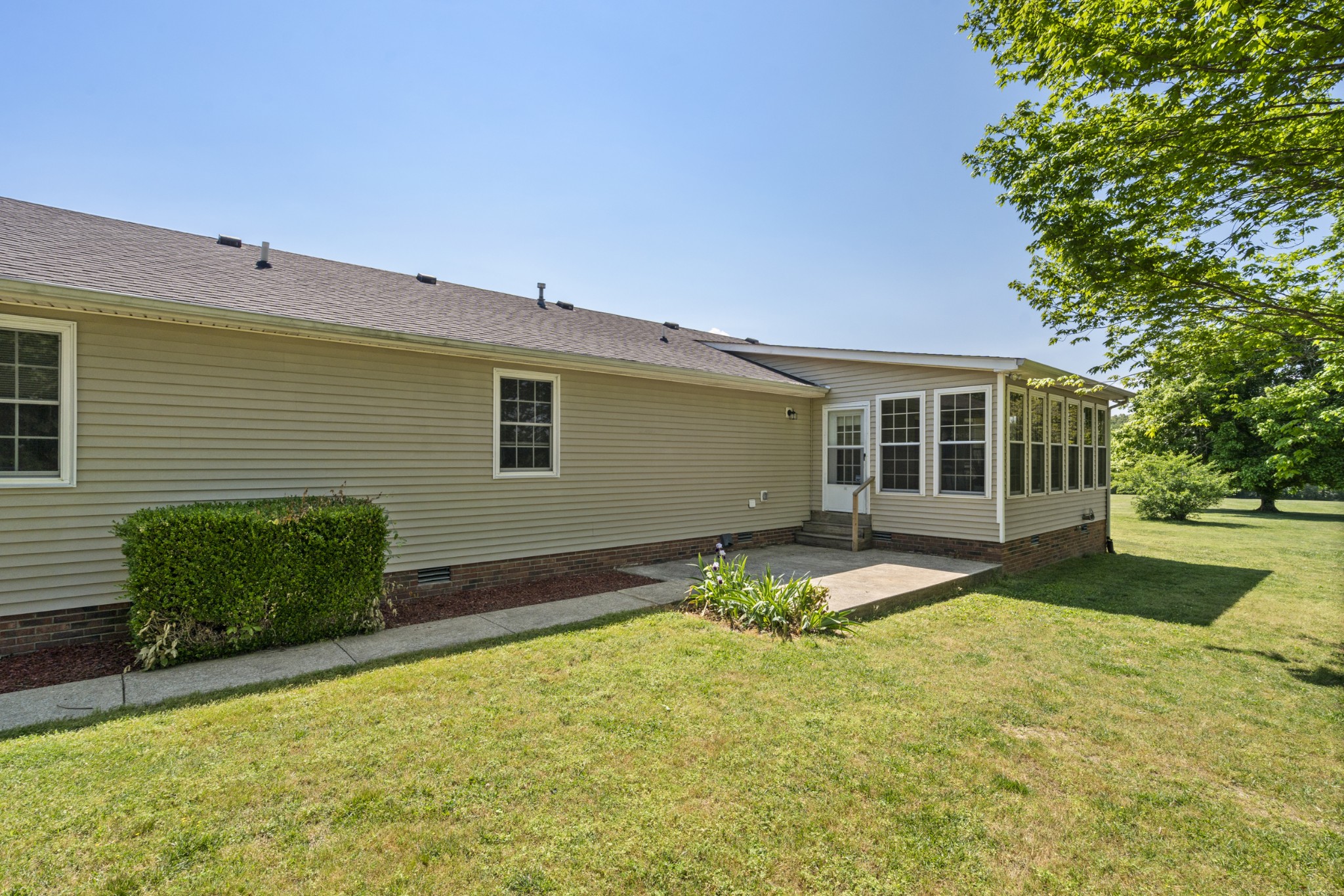 1010 State Highway 48 Dickson, TN 37055 - Photo 38 of 59 a house view with a garden space