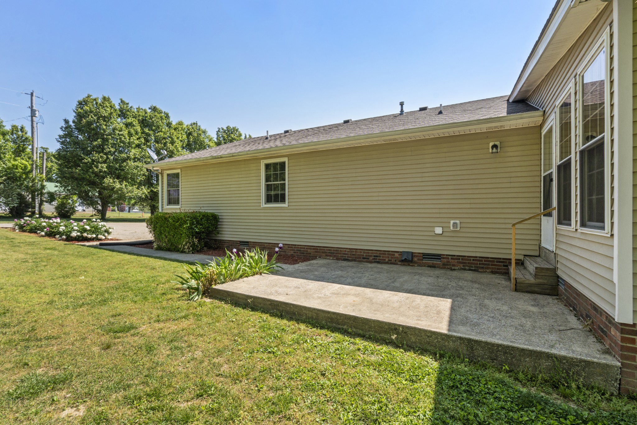 1010 State Highway 48 Dickson, TN 37055 - Photo 44 of 59 a view of backyard of the house