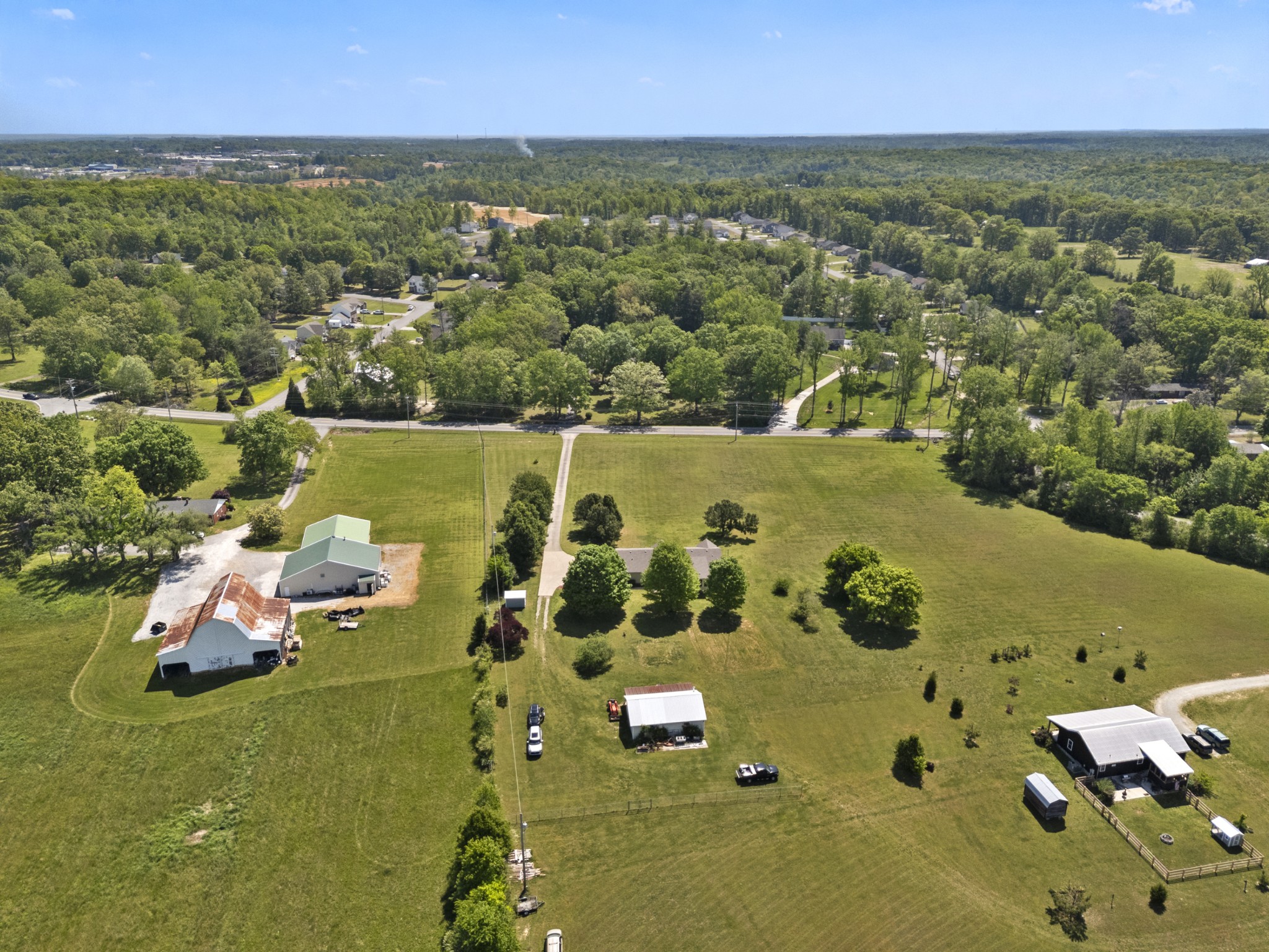1010 State Highway 48 Dickson, TN 37055 - Photo 52 of 59 an aerial view of a house with a ocean view