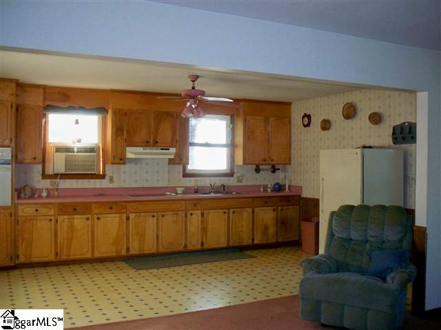 33 State Rd S-23-802 Greenville, SC 29611 - Photo 4 of 18 Gallery Image 4