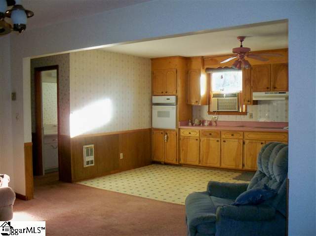 33 State Rd S-23-802 Greenville, SC 29611 - Photo 5 of 18 Gallery Image 5
