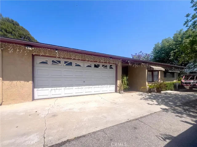 a view of a house with a outdoor space