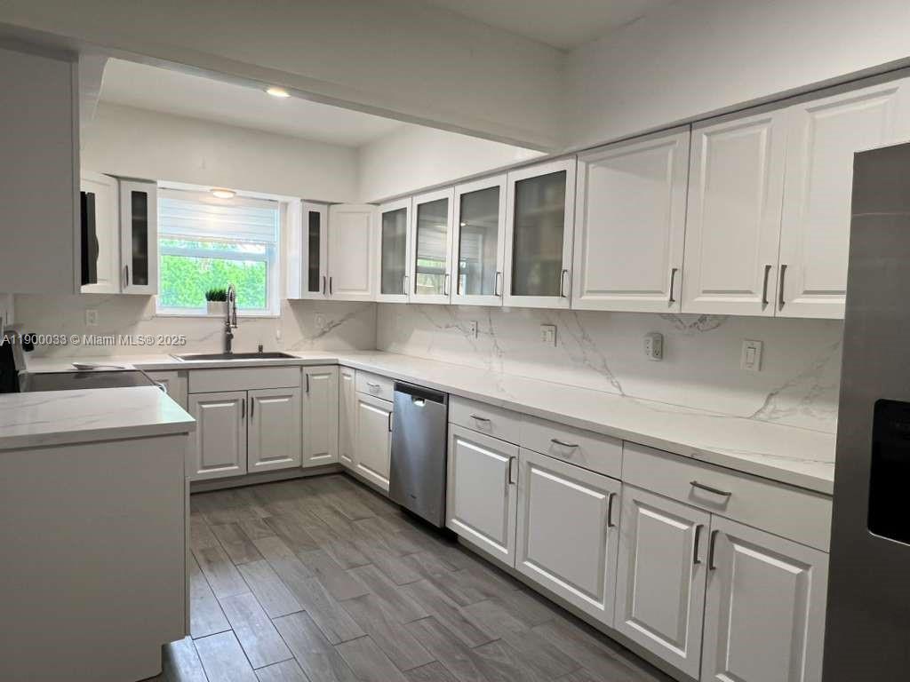 1430 Northeast 149th Street Miami, FL 33161 - Photo 13 of 51