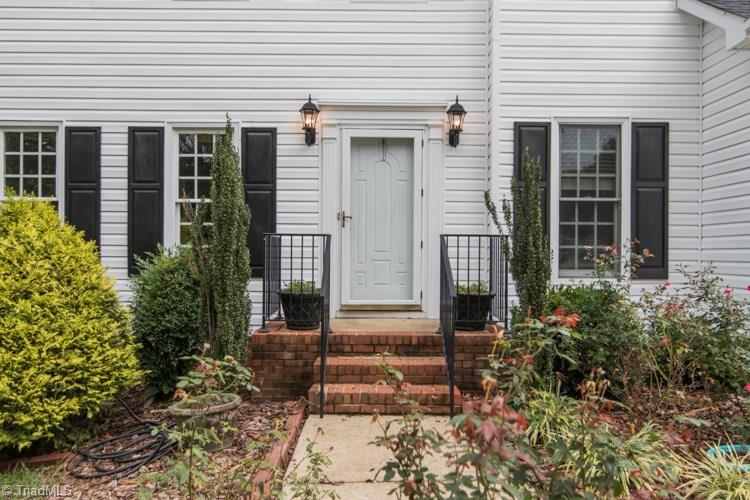 3325 Timberwolf Avenue High Point, NC 27265 - Photo 2 of 30 Welcome!