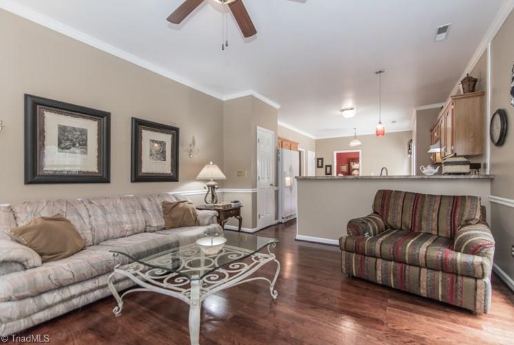 3325 Timberwolf Avenue High Point, NC 27265 - Photo 13 of 30 Living room