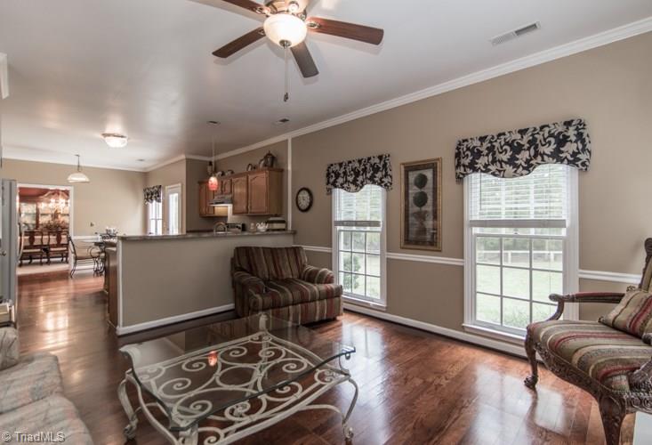 3325 Timberwolf Avenue High Point, NC 27265 - Photo 14 of 30 Living room