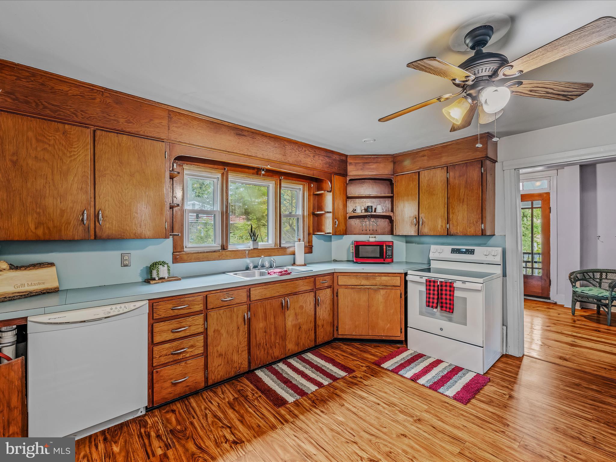 137 Hageman Street Berkeley Springs, WV 25411 - Photo 11 of 25 Kitchen