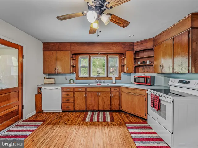 $175,000 | 137 Hageman Street, Berkeley Springs, WV 25411