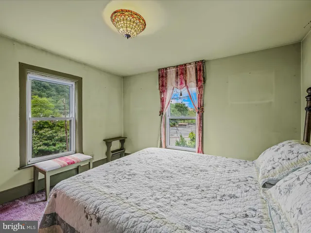 $175,000 | 137 Hageman Street, Berkeley Springs, WV 25411