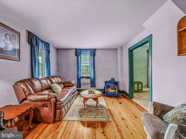 $175,000 | 137 Hageman Street, Berkeley Springs, WV 25411