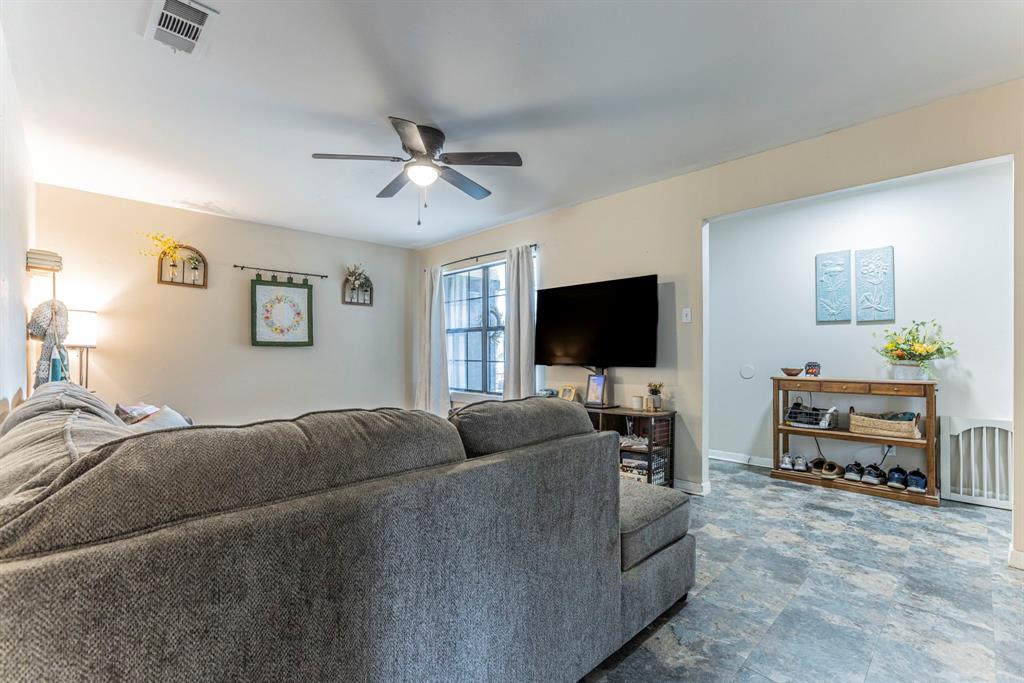 314 South Rita Street Lacy-Lakeview, TX 76705 - Photo 2 of 19