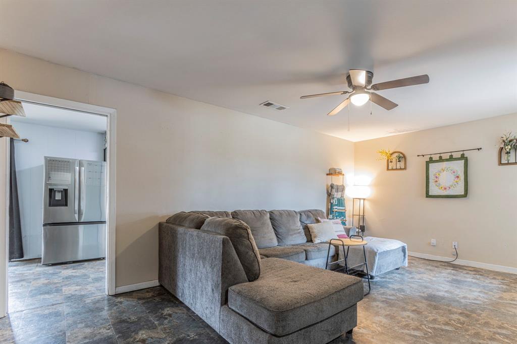 314 South Rita Street Lacy-Lakeview, TX 76705 - Photo 3 of 19