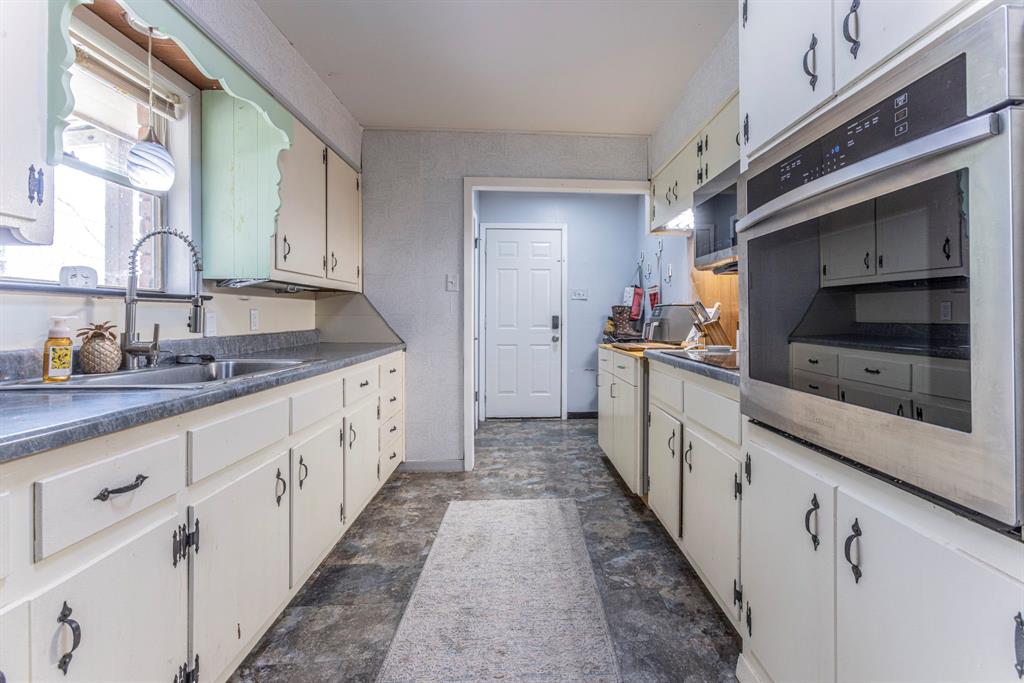 314 South Rita Street Lacy-Lakeview, TX 76705 - Photo 5 of 19