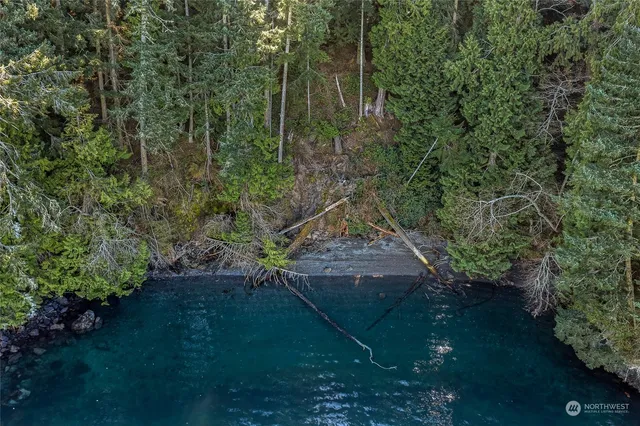 a view of an outdoor space