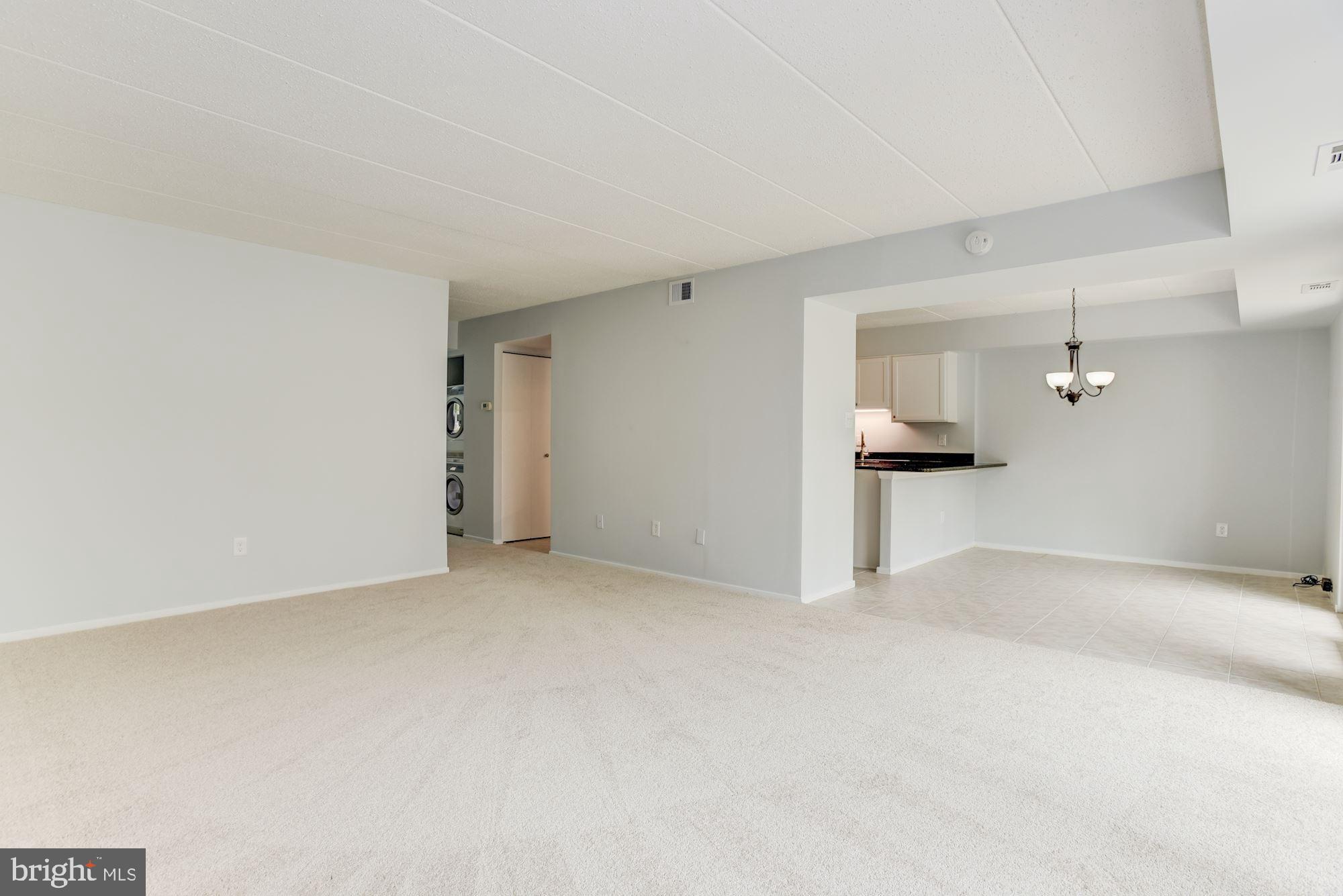 5687 Harpers Farm Road, Unit B Columbia, MD 21044 - Photo 11 of 25 Living Room
