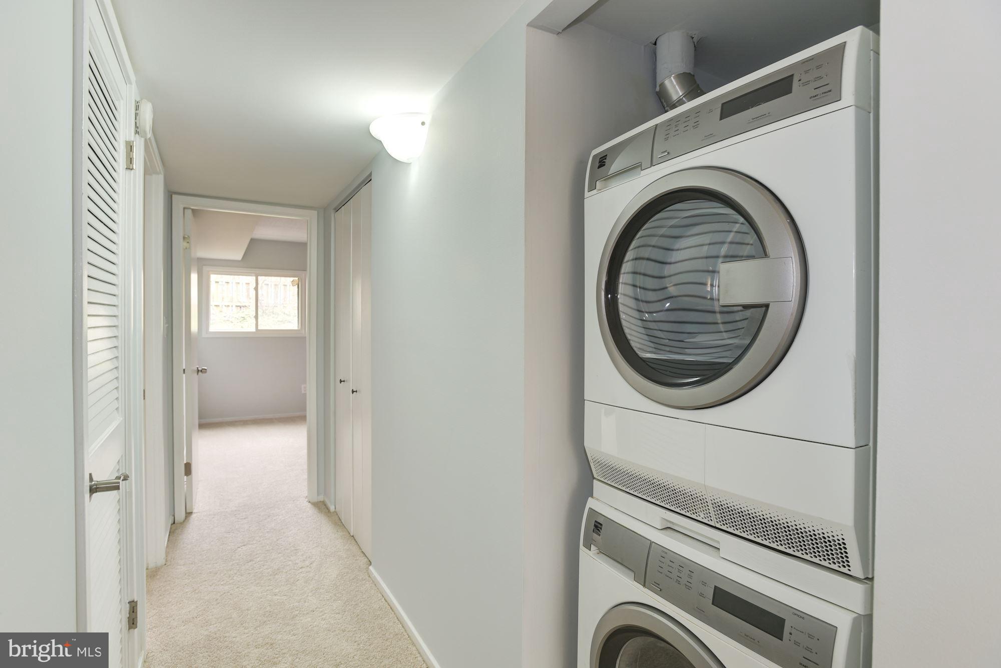 5687 Harpers Farm Road, Unit B Columbia, MD 21044 - Photo 12 of 25 Washer and Dryer