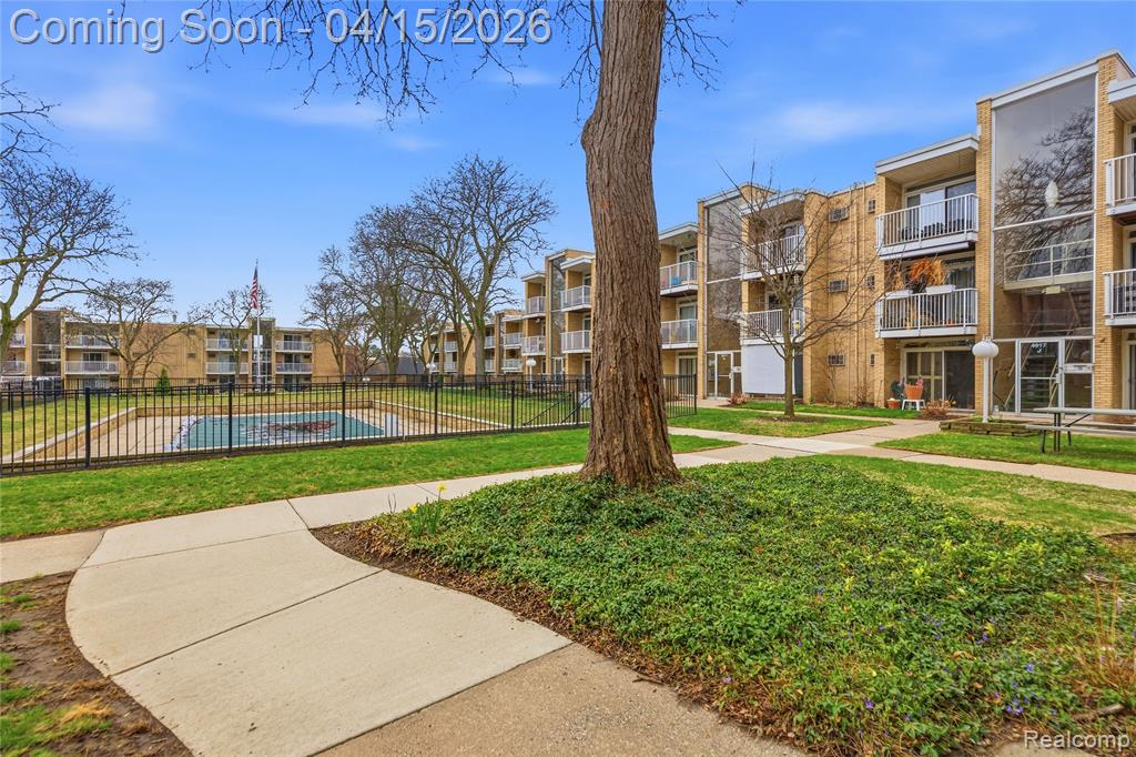 4913 Crooks Road, Unit G1 Royal Oak, MI 48073 - Photo 20 of 23