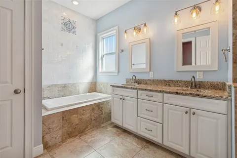 $849,000 | 3302 West Iowa Avenue, Tampa, FL 33611