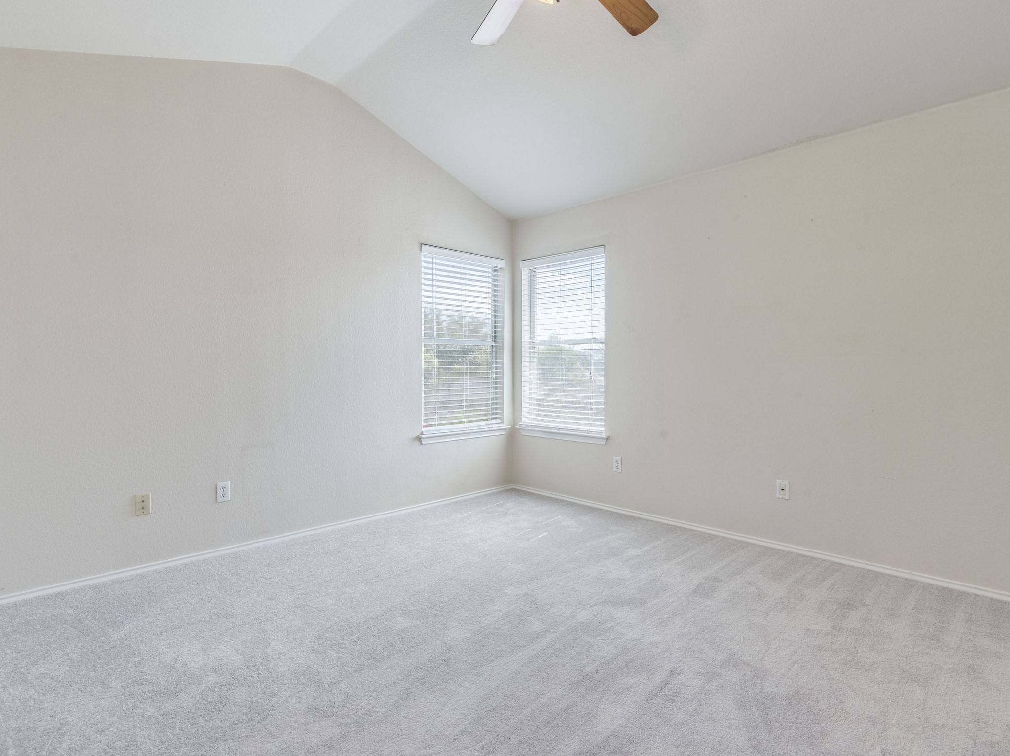 5814 Negley Kyle, TX 78640 - Photo 22 of 40 Spacious primary retreat.
