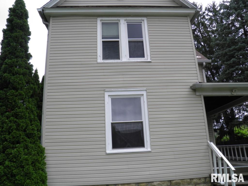 250 44th Street Moline, IL 61265 - Photo 4 of 18