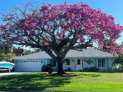 $899,900 | 7817 Alhambra Drive, Bradenton, FL 34209