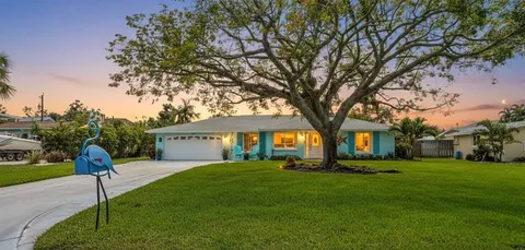 $899,900 | 7817 Alhambra Drive, Bradenton, FL 34209