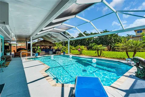 $950,000 | 7817 Alhambra Drive, Bradenton, FL 34209