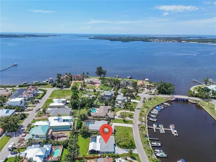 $899,900 | 7817 Alhambra Drive, Bradenton, FL 34209