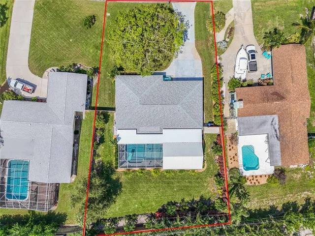 $950,000 | 7817 Alhambra Drive, Bradenton, FL 34209