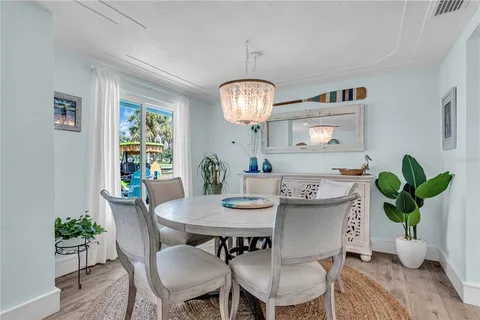 $899,900 | 7817 Alhambra Drive, Bradenton, FL 34209