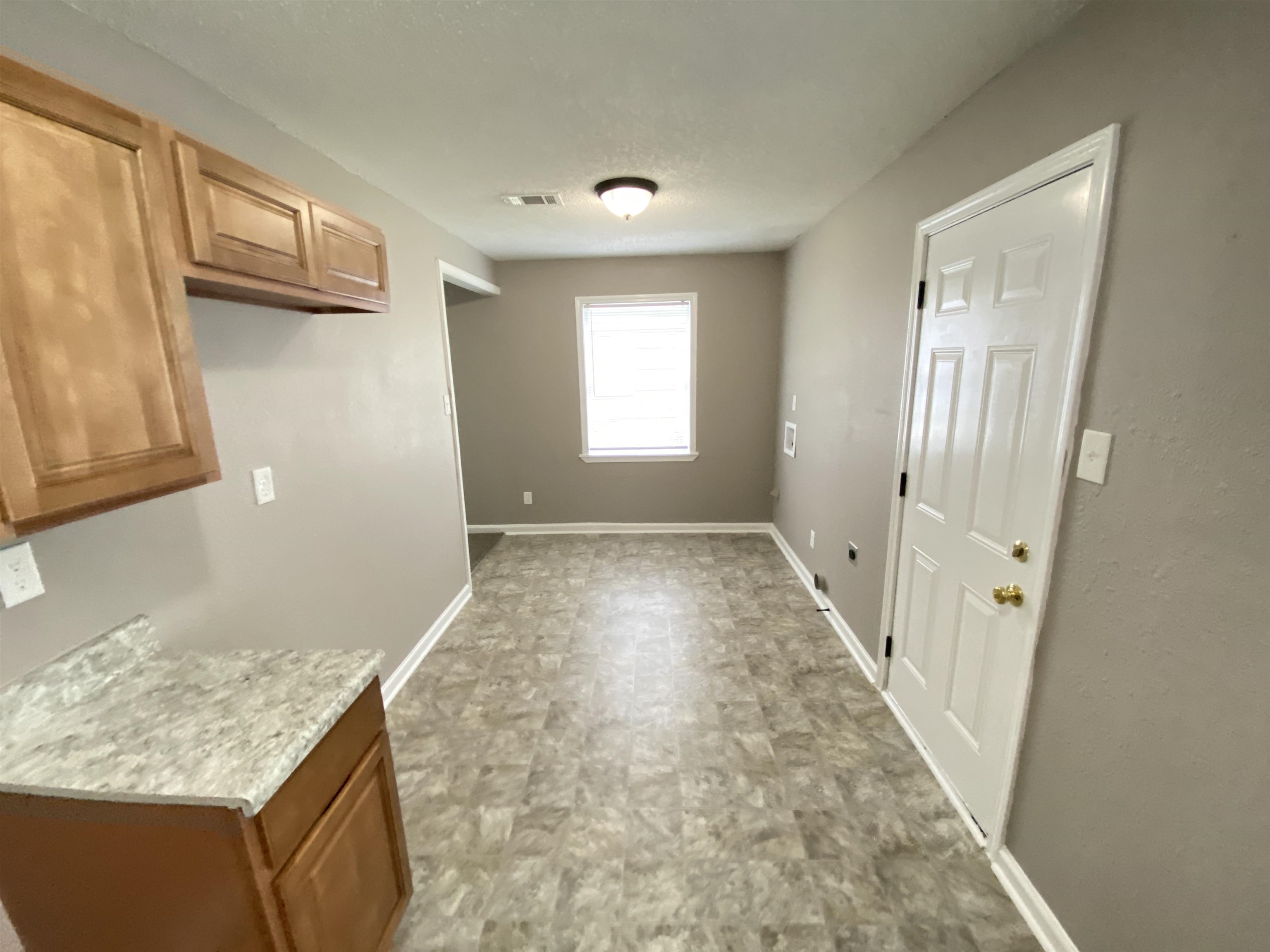 2581 Callie Road Memphis, TN 38127 - Photo 7 of 13 a view of hallway with window