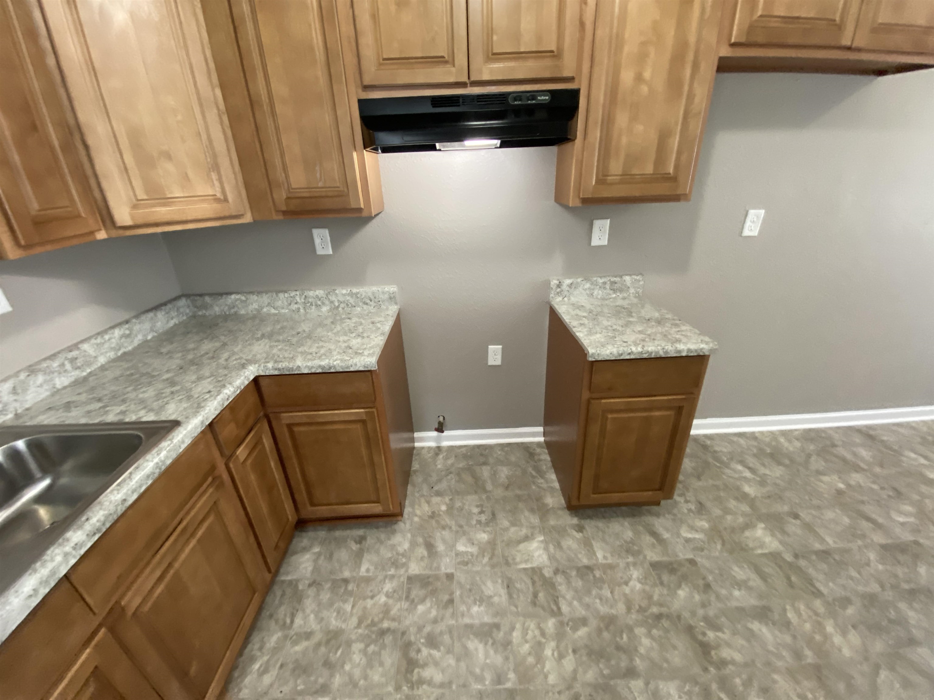 2581 Callie Road Memphis, TN 38127 - Photo 10 of 13 a view of kitchen with washer and dryer