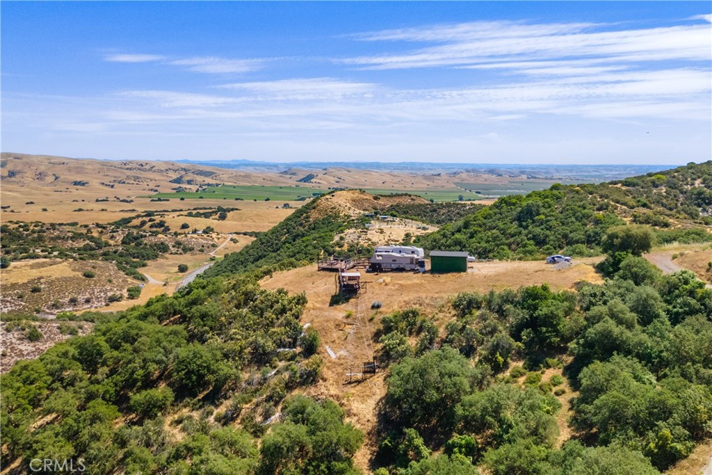 70598 Jolon Road Bradley, CA 93426 - Photo 12 of 43 a view of a city with an ocean