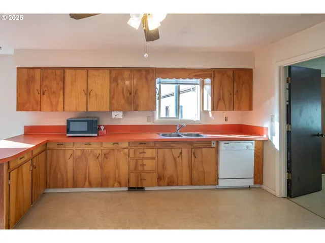 $350,000 | 4072 Hanna Street, Roseburg, OR 97471