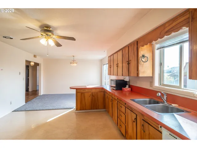 $350,000 | 4072 Hanna Street, Roseburg, OR 97471