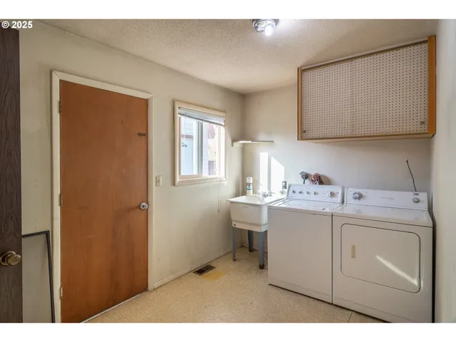 $350,000 | 4072 Hanna Street, Roseburg, OR 97471