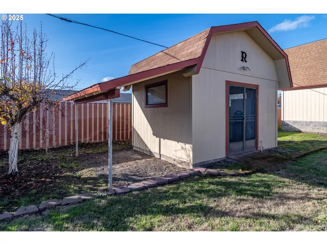 $350,000 | 4072 Hanna Street, Roseburg, OR 97471