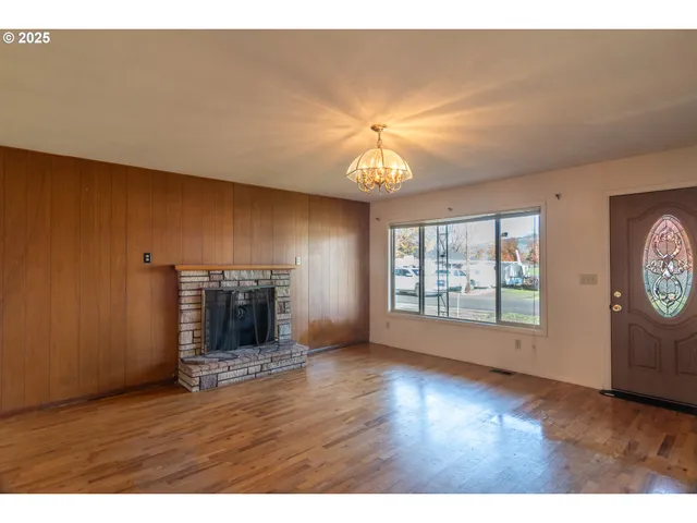 $350,000 | 4072 Hanna Street, Roseburg, OR 97471